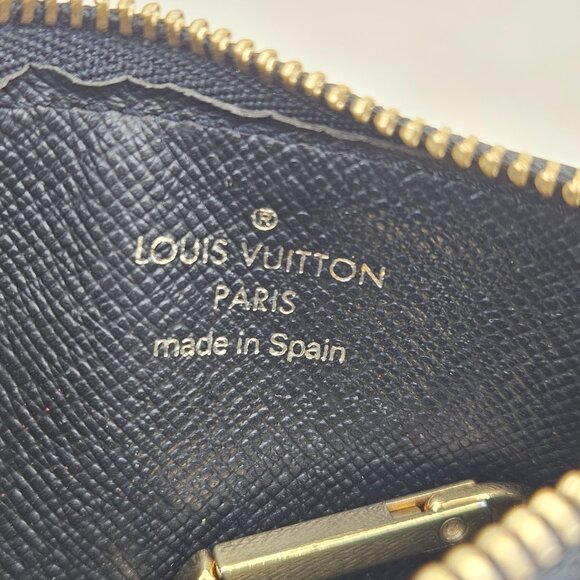 Louis Vuitton  Black Epi Keycase Wallet - Picture 3 of 12